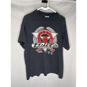 Vintage 1992 Chicago Bulls NBA T-shirt Size Large Trench Graphic‎ Retro